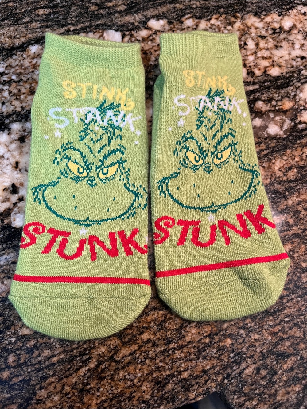 New the Grinch Christmas ankle socks, size 6-8